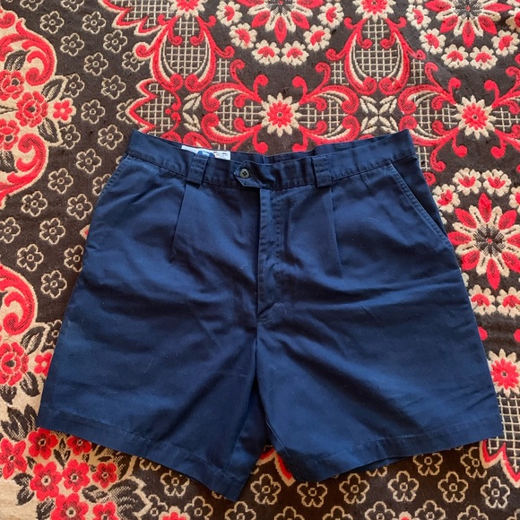 Tilley Shorts - Picture 1 of 3